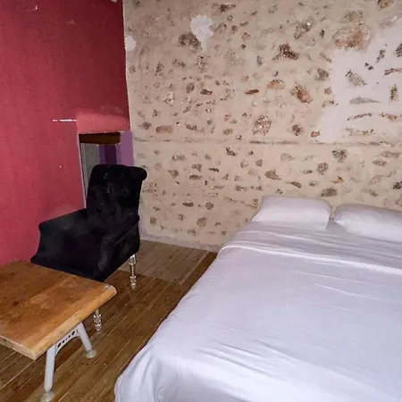 Otel Wood House 3*