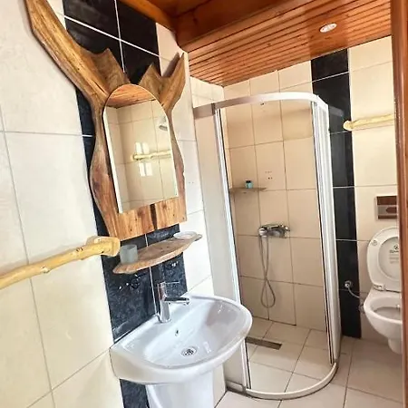 Wood House Otel