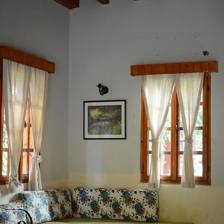 Wood House Otel