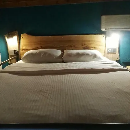Wood House Otel